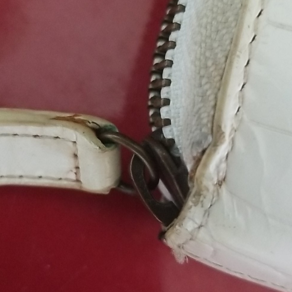 Marc Jacobs White Leather Zipper Wallet - Picture 7 of 12